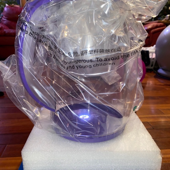 3.5 Liter Purple Water Filtration Pitcher FP05R Christmas present idea - Picture 1 of 11